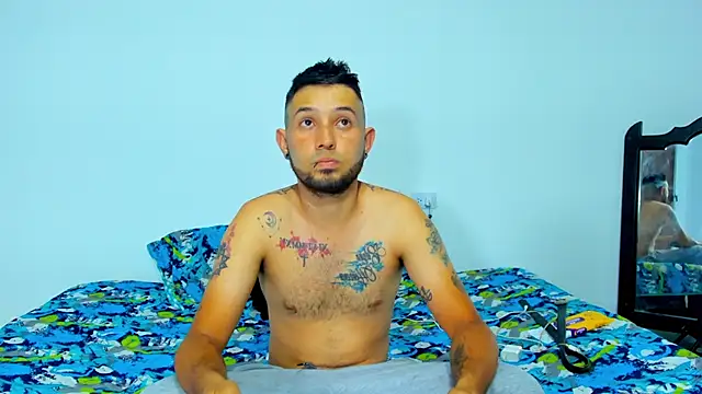 Snapshot of Bad_Couple_1 chatting on 03-09-25, 11:14 Bad Couple 1 online show from 03-09-25, 11:14