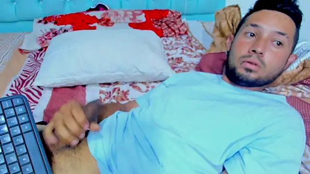 Snapshot of Bad_Couple_1 chatting on 10-22-25, 10:37 Bad Couple 1 online show from 10-22-25, 10:37