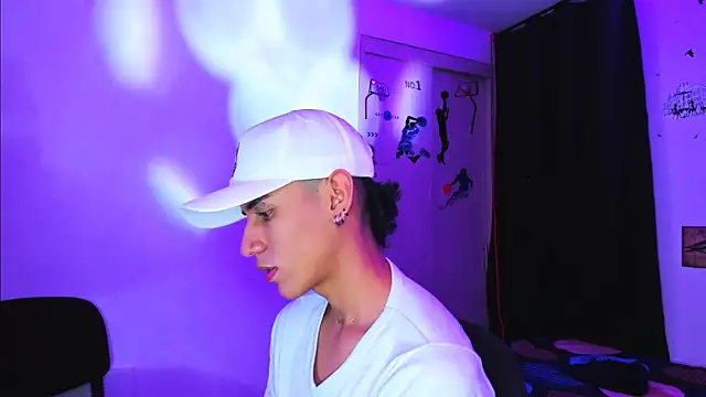 Snapshot of Levin_Hikaru chatting on 01-26-25, 09:40 Levin Hikaru online show from 01-26-25, 09:40