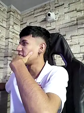 Snapshot of Levin_Hikaru chatting on 03-07-25, 12:26 Levin Hikaru online show from 03-07-25, 12:26