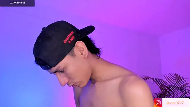 Snapshot of Levin_Hikaru chatting on 10-30-25, 07:54 Levin Hikaru online show from 10-30-25, 07:54