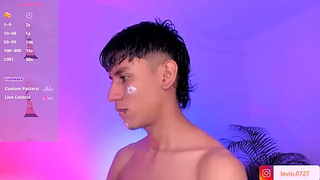 Snapshot of Levin_Hikaru chatting on 11-29-25, 03:42 Levin Hikaru online show from 11-29-25, 03:42