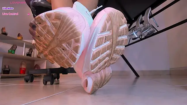 Snapshot of violettastrada chatting on 03-07-25, 07:27 violettastrada online show from 03-07-25, 07:27