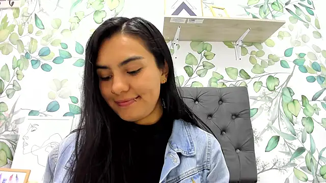 atilanadiaz7 online show from 03-18-25, 04:37