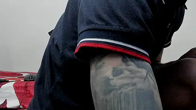 Snapshot of Aaron_BigDickxxx chatting on 09-21-25, 07:54 Aaron BigDickxxx online show from 09-21-25, 07:54