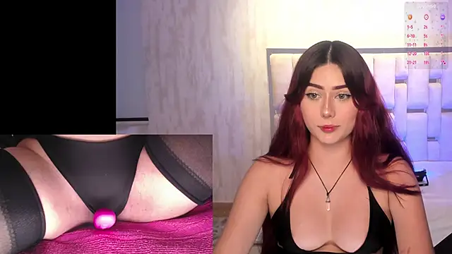 Snapshot of LiaGames chatting on 10-24-25, 11:23 LiaGames online show from 10-24-25, 11:23