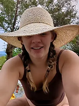 curvycakecutie online show from 04-21-26, 01:42