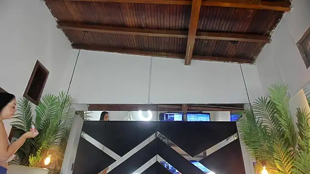 Snapshot of emily-fox chatting on 10-15-25, 10:48 emily-fox online show from 10-15-25, 10:48