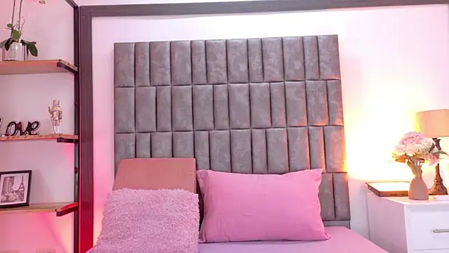 Snapshot of MeryStone chatting on 07-18-26, 04:38 MeryStone online show from 07-18-26, 04:38