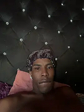 Snapshot of Richchocolatesweet_ chatting on 05-31-26, 09:38 Richchocolatesweet online show from 05-31-26, 09:38