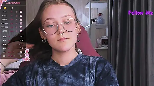 Snapshot of bunny_bubble chatting on 01-10-25, 01:21 bunny bubble online show from 01-10-25, 01:21