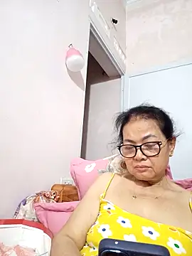 Hotestlove online show from 04-13-26, 02:00