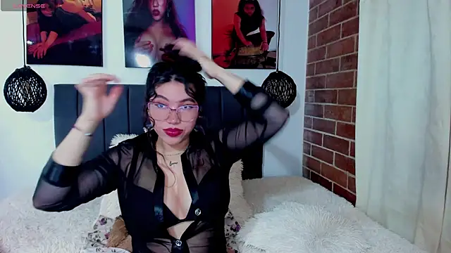 Snapshot of kyliejenner_hot chatting on 05-26-26, 03:13 kyliejenner hot online show from 05-26-26, 03:13
