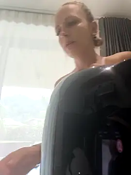 emma4xxx online show from 04-11-26, 12:59