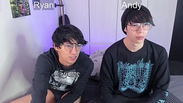 Snapshot of Aventure_Twinks chatting on 12-27-24, 04:15 Aventure Twinks online show from 12-27-24, 04:15