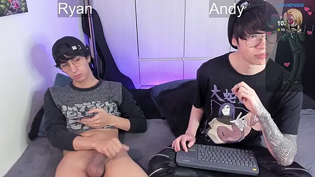 Snapshot of Aventure_Twinks chatting on 12-28-24, 07:11 Aventure Twinks online show from 12-28-24, 07:11