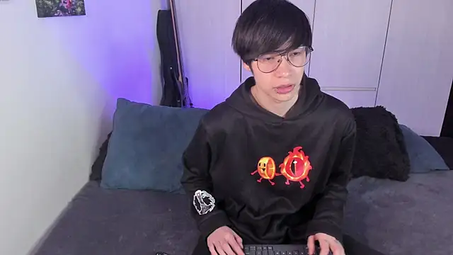 Snapshot of Aventure_Twinks chatting on 01-27-25, 03:18 Aventure Twinks online show from 01-27-25, 03:18