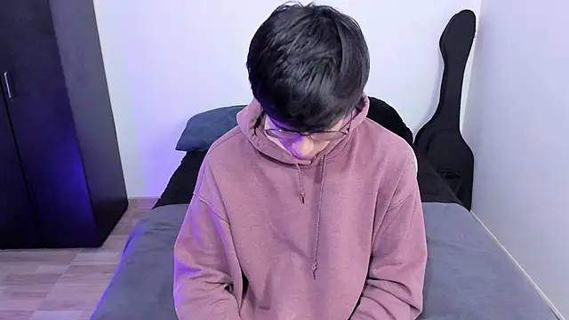 Snapshot of Aventure_Twinks chatting on 03-19-25, 08:11 Aventure Twinks online show from 03-19-25, 08:11