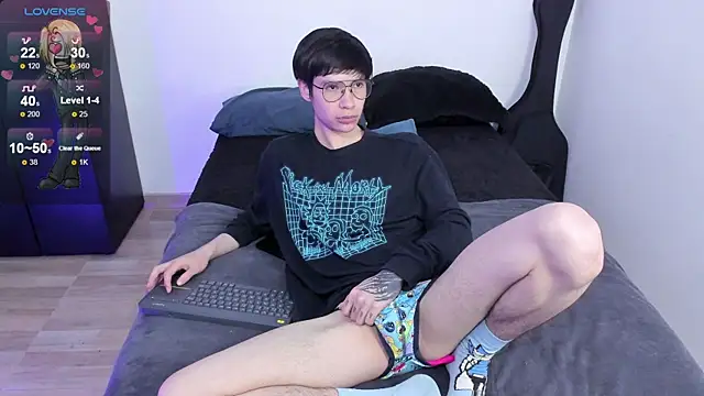 Snapshot of Aventure_Twinks chatting on 03-23-25, 07:09 Aventure Twinks online show from 03-23-25, 07:09