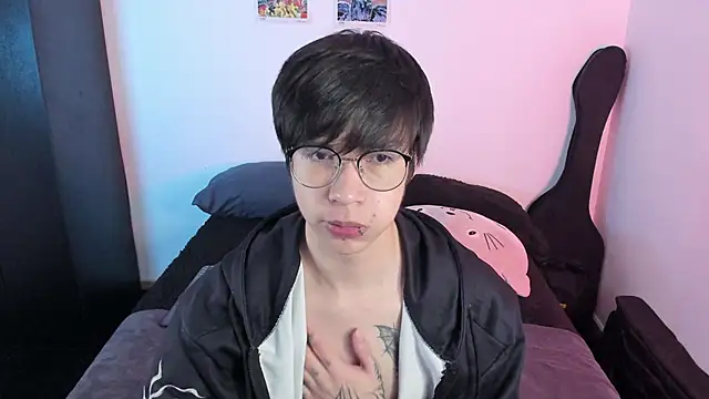 Snapshot of Aventure_Twinks chatting on 11-22-25, 03:38 Aventure Twinks online show from 11-22-25, 03:38