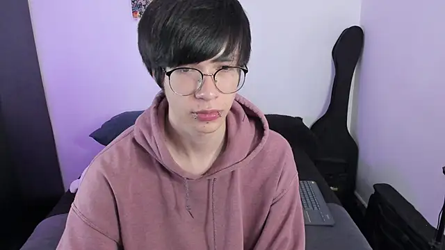 Aventure Twinks online show from 12-18-25, 07:31