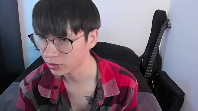 Snapshot of Aventure_Twinks chatting on 06-25-26, 05:12 Aventure Twinks online show from 06-25-26, 05:12