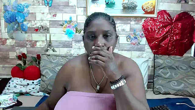 Snapshot of Indian_tracy chatting on 02-19-25, 10:56 Indian tracy online show from 02-19-25, 10:56