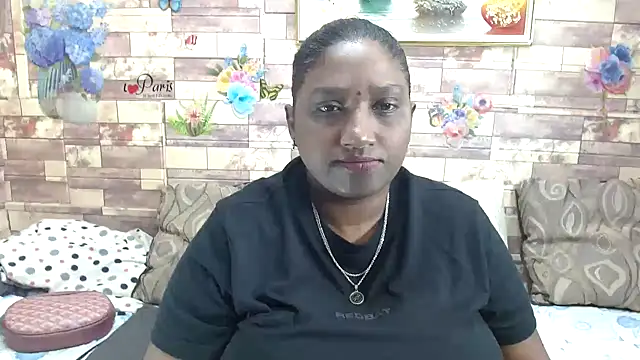 Snapshot of Indian_tracy chatting on 09-14-25, 08:46 Indian tracy online show from 09-14-25, 08:46