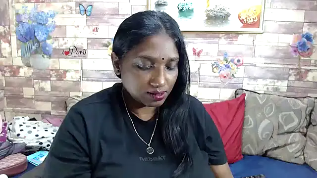 Snapshot of Indian_tracy chatting on 11-12-25, 07:24 Indian tracy online show from 11-12-25, 07:24