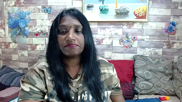 Snapshot of Indian_tracy chatting on 11-25-25, 04:51 Indian tracy online show from 11-25-25, 04:51