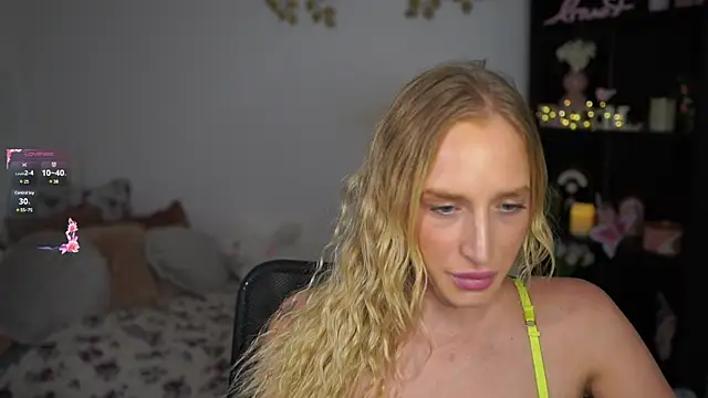 Nicolette  Shea  online show from 12-12-24, 05:15