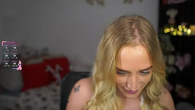 Nicolette  Shea  online show from 12-24-24, 09:06