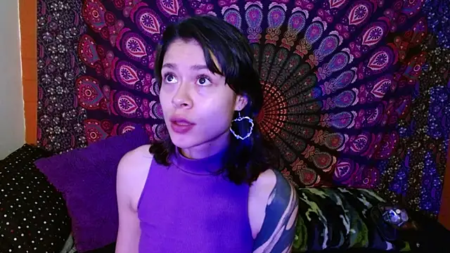 Snapshot of AbbySccott chatting on 12-23-24, 03:33 AbbySccott online show from 12-23-24, 03:33