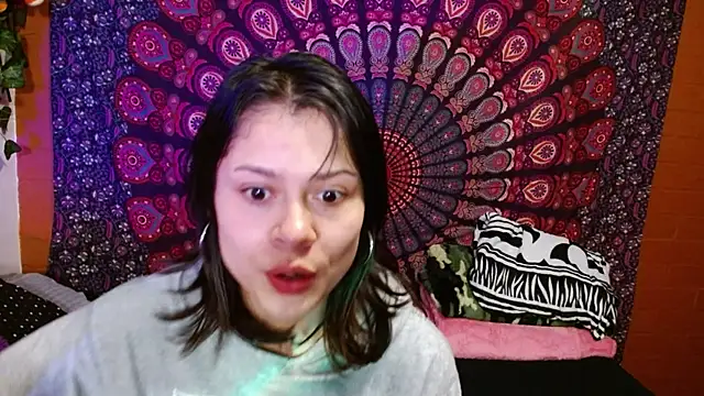 Snapshot of AbbySccott chatting on 02-19-25, 12:03 AbbySccott online show from 02-19-25, 12:03