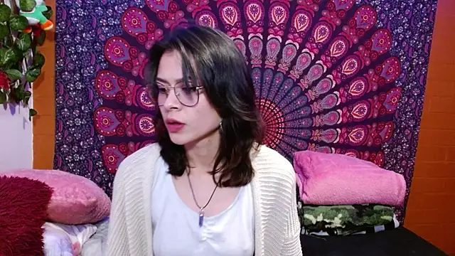 Snapshot of AbbySccott chatting on 03-20-25, 12:51 AbbySccott online show from 03-20-25, 12:51