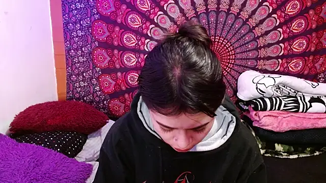 Snapshot of AbbySccott chatting on 09-27-25, 01:10 AbbySccott online show from 09-27-25, 01:10