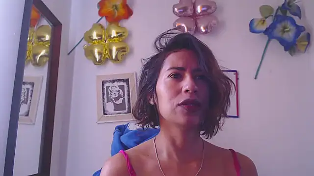 Snapshot of fantasty_nylon chatting on 02-13-25, 02:20 fantasty nylon online show from 02-13-25, 02:20