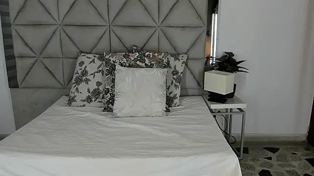 Snapshot of nina_pons chatting on 09-29-25, 11:20 nina pons online show from 09-29-25, 11:20