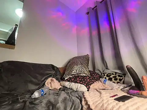 youluuvxo online show from 07-18-26, 04:33