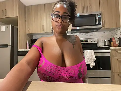 youluuvxo online show from 08-09-26, 04:56