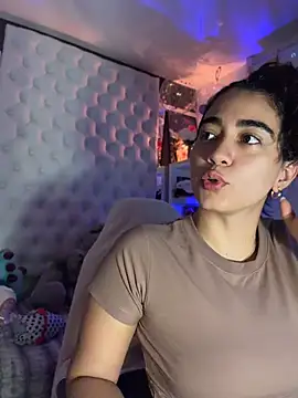Snapshot of ZarahEvans chatting on 05-08-26, 04:12 ZarahEvans online show from 05-08-26, 04:12