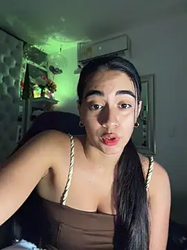 Snapshot of ZarahEvans chatting on 05-23-26, 06:34 ZarahEvans online show from 05-23-26, 06:34