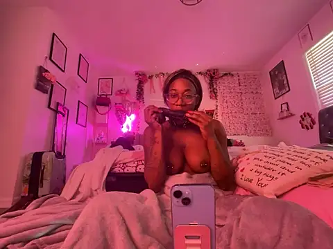 VixenCapri online show from 01-05-26, 07:28