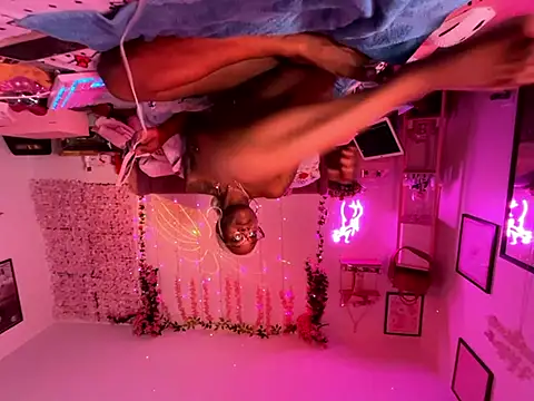 VixenCapri online show from 02-11-26, 09:47