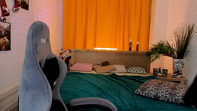 KimberlyMaran online show from 12-29-24, 04:40