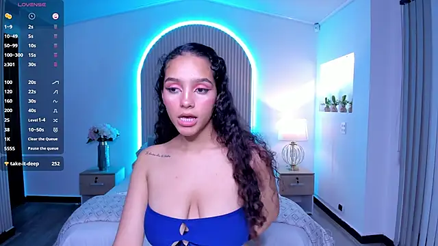 anahi curlie1 online show from 12-17-24, 07:40