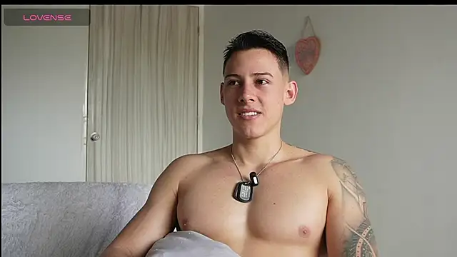 Snapshot of Muscle_King_Cum chatting on 06-17-26, 01:56 Muscle King Cum online show from 06-17-26, 01:56