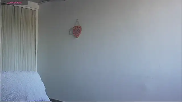 Snapshot of Muscle_King_Cum chatting on 06-20-26, 01:14 Muscle King Cum online show from 06-20-26, 01:14