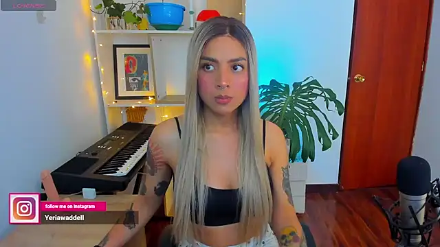 Snapshot of Yeriawaddell_ chatting on 12-30-24, 05:34 Yeriawaddell online show from 12-30-24, 05:34