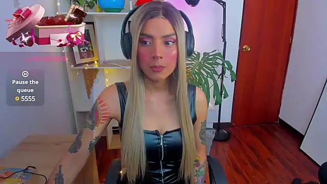 Snapshot of Yeriawaddell_ chatting on 01-06-25, 03:40 Yeriawaddell online show from 01-06-25, 03:40